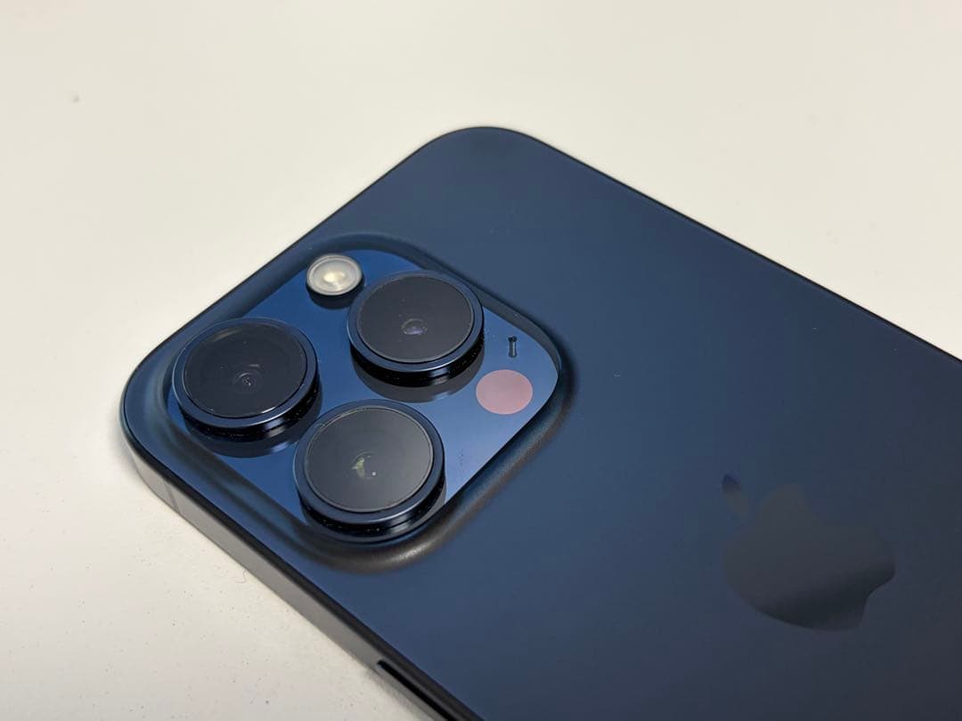 【超美品】Apple iPhone 15 Pro ブルーチタニウム本体