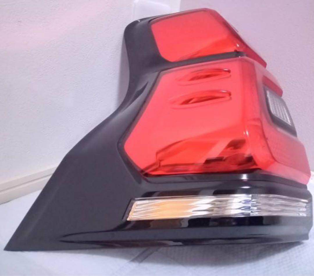プラド150系後期純正テールランプ（左側のみ）
