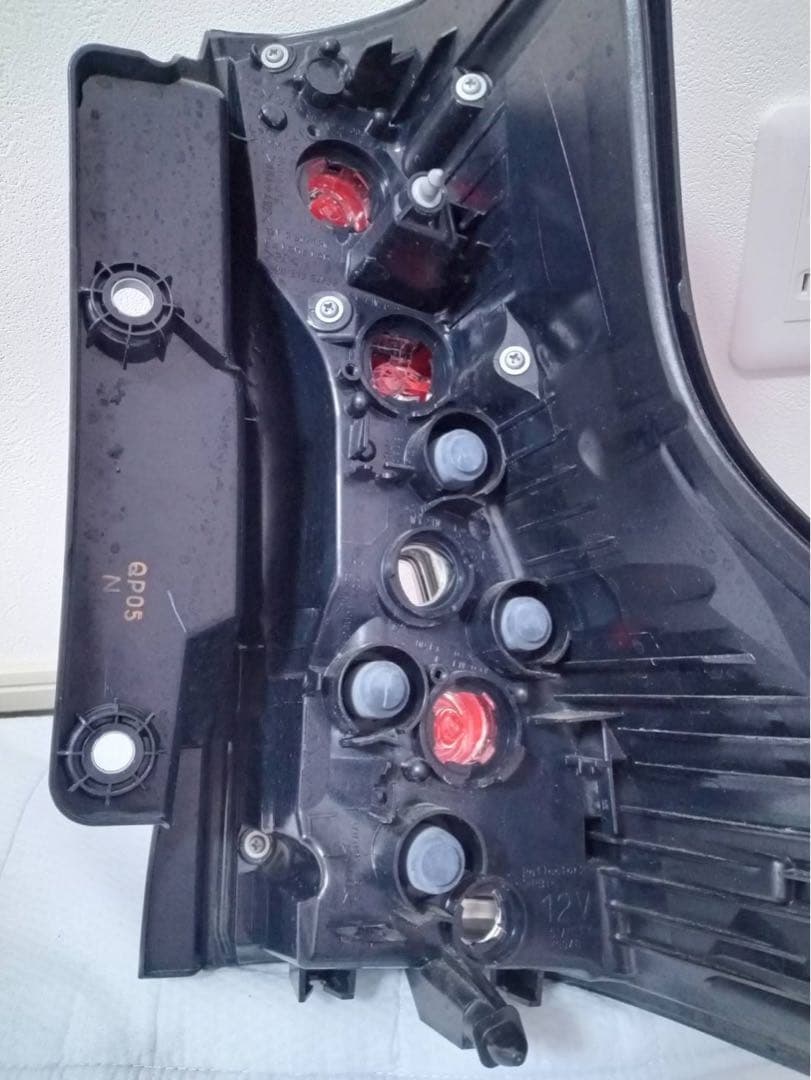 プラド150系後期純正テールランプ（左側のみ）