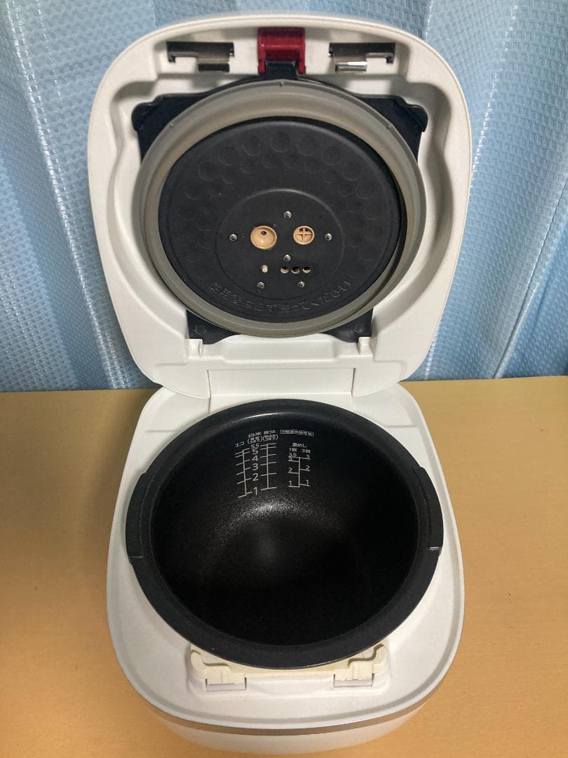 ★タイガー JPC-10NJ 圧力IH炊飯器 5.5合炊き 2018年製 ★