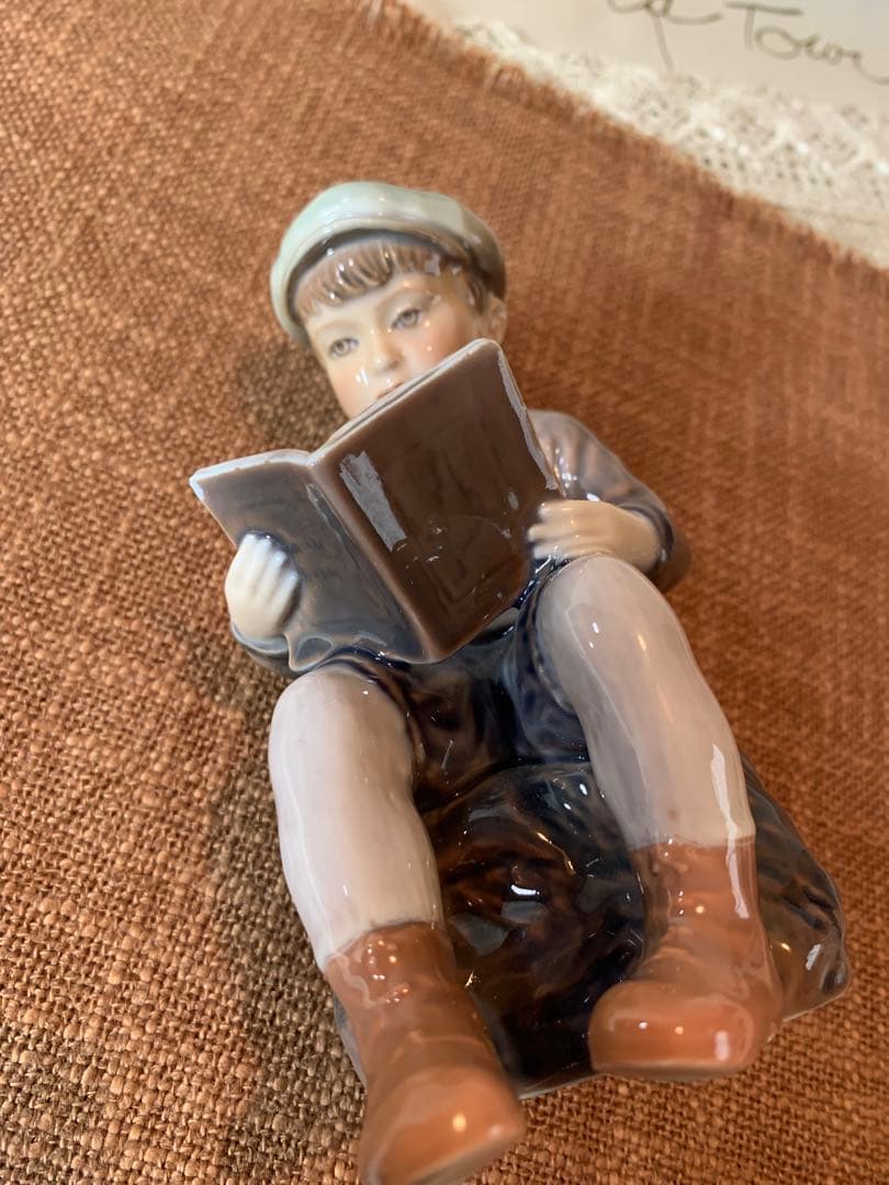ロイヤルコペンハーゲン　ダールイェンセンのビンテージの可愛い男の子フィギュリン！