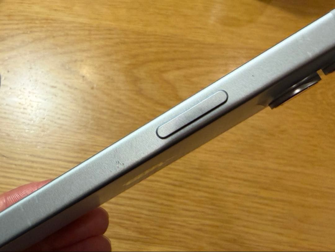Apple iPhone 15 256gb 本体　(ジャンク品)