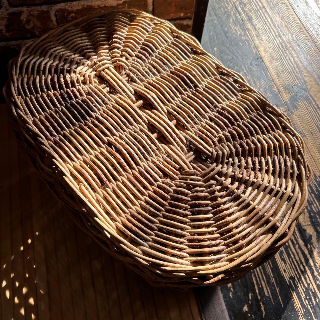 ラタン　かご　収納ボックス　フタ付き　オーバルボックス　アジアン　タイ　ベトナム