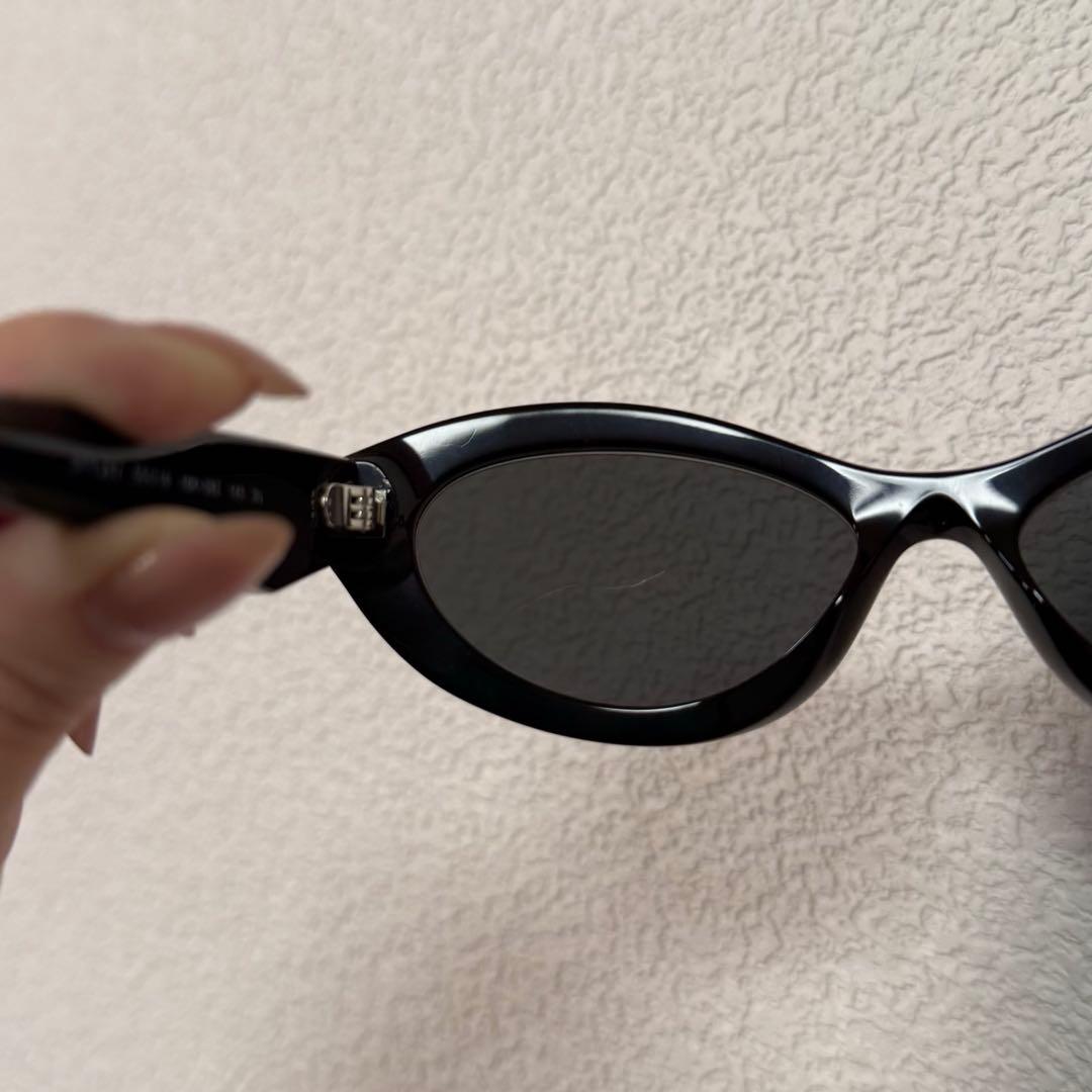 aespaカリナ着用 PRADA サングラス