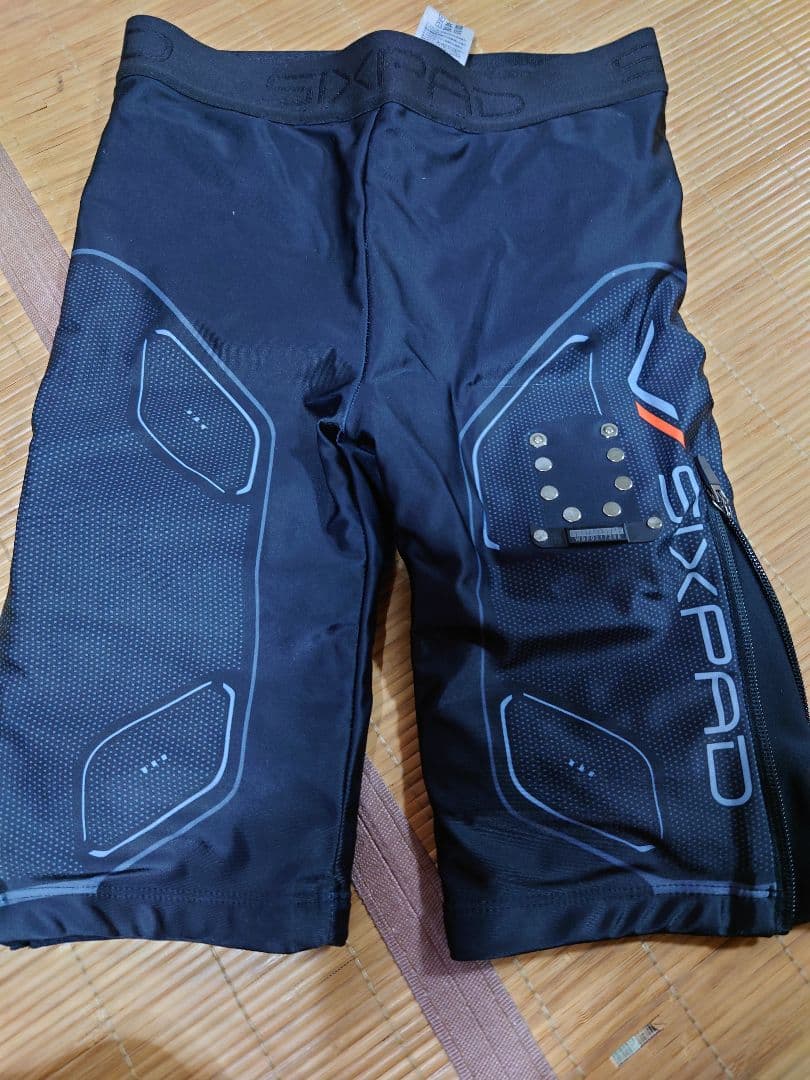 SIXPAD Power Suit トップ＆ボトムセット レディースMサイズ