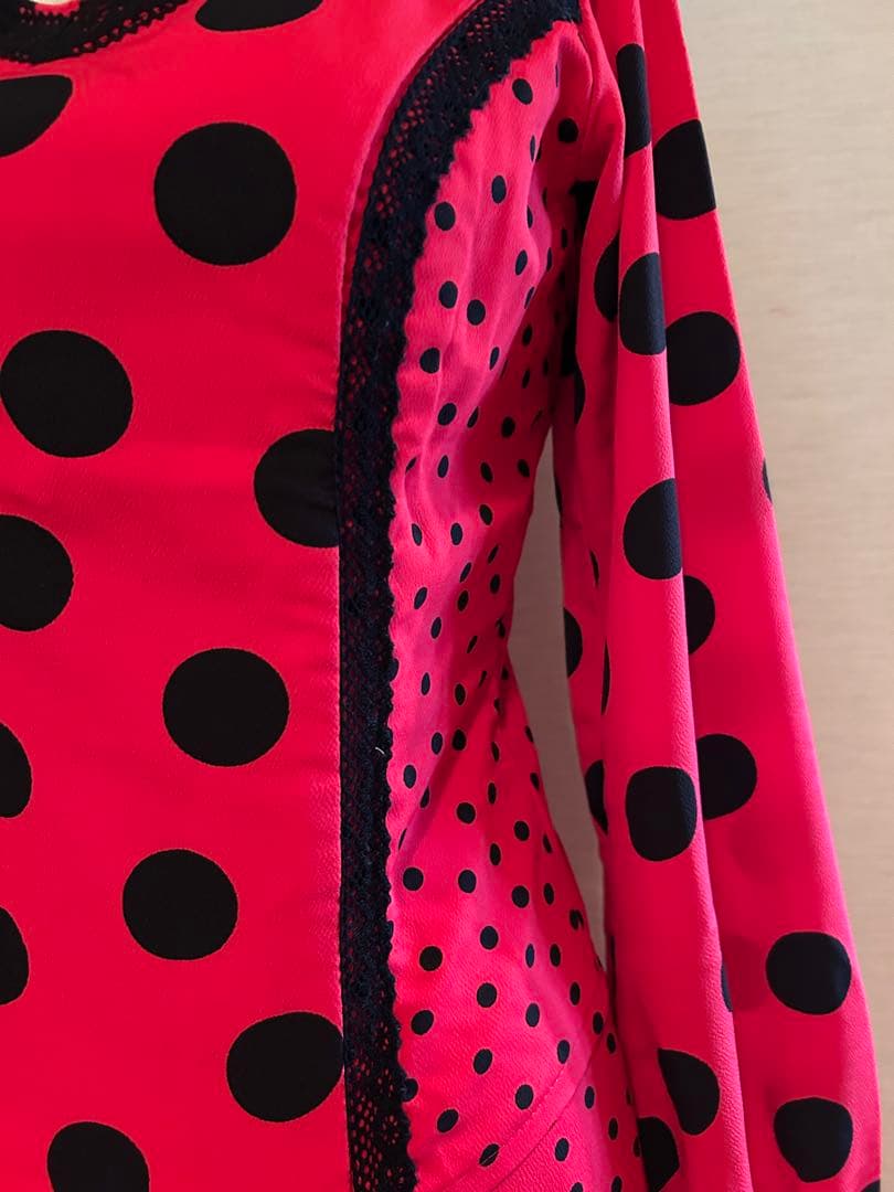 中古美品アトリエナオミ　フラメンコドレス 赤と黒の水玉模様ツーピース