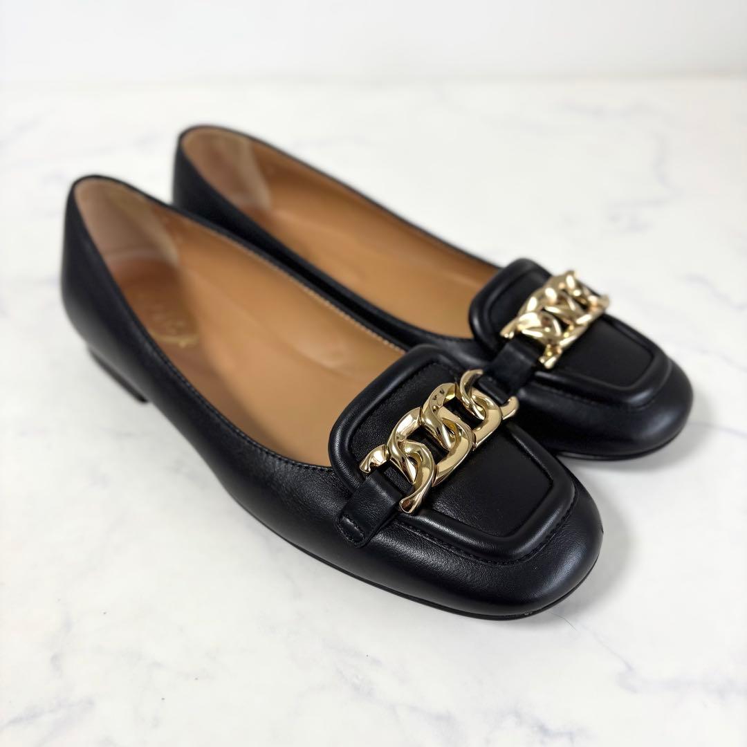 極美品 トッズ 35.5 メタルチェーン スクエアトゥ フラットシューズ 黒金