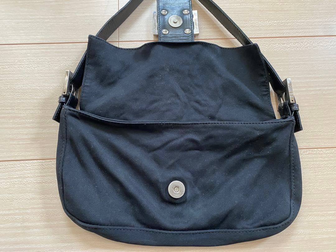 FENDI フェンディ　マンマバケット　ショルダーバッグ