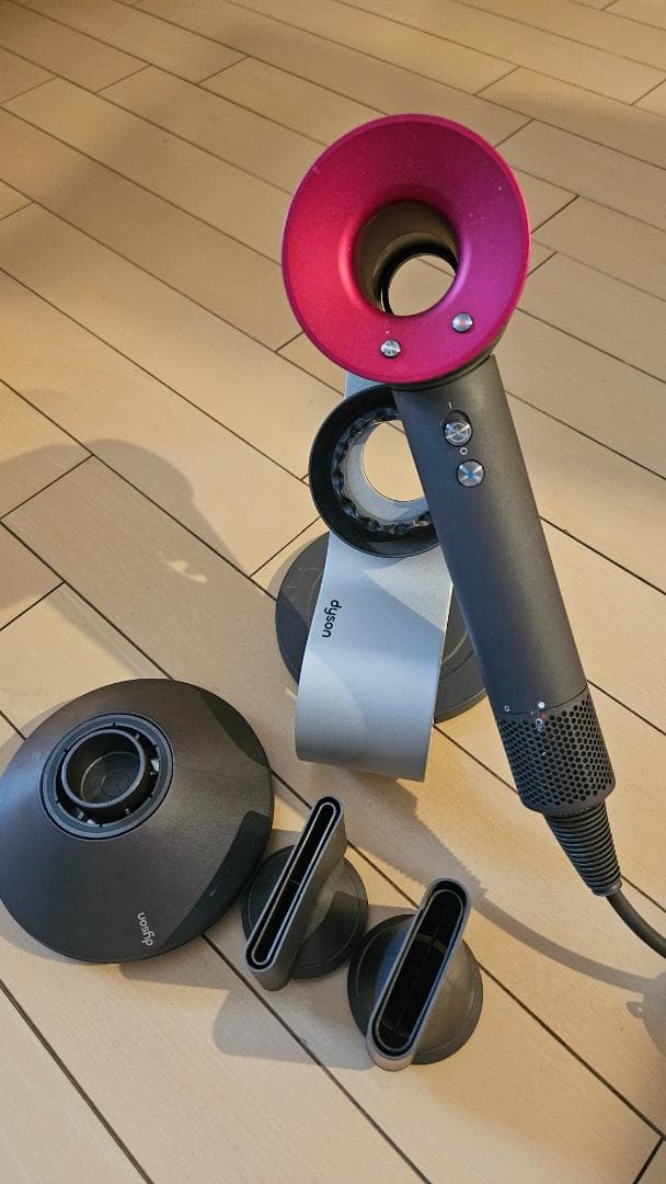 dyson supersonic ionic ヘアドライヤー