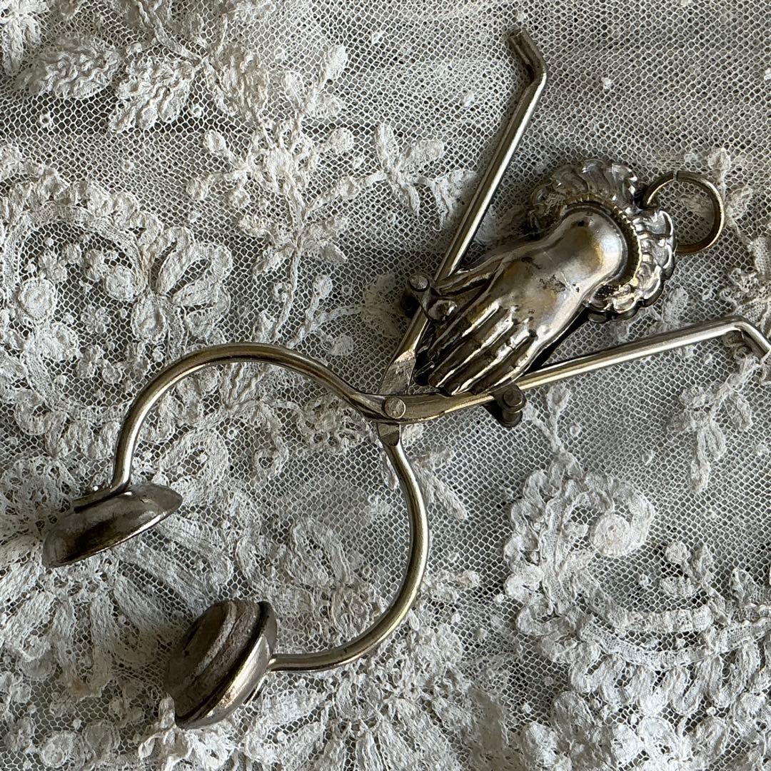 【超希少】１９世紀　フランスアンティーク　リフタークリップ　ハンドモチーフ