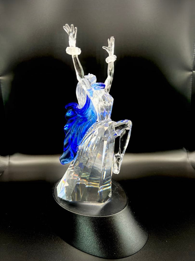 クリスタルフィギュア 青い髪