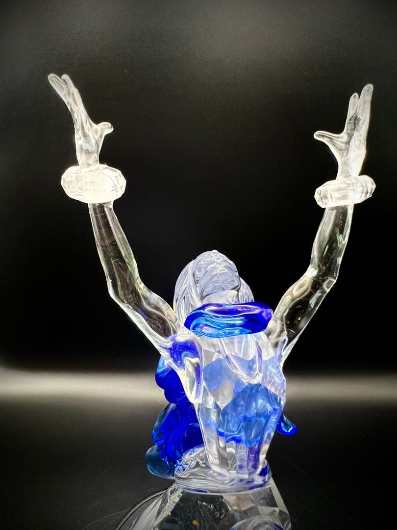 クリスタルフィギュア 青い髪