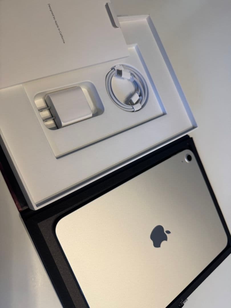 11世代 iPad 本体 (A16）wi-fi 128GB シルバー.フィルム付