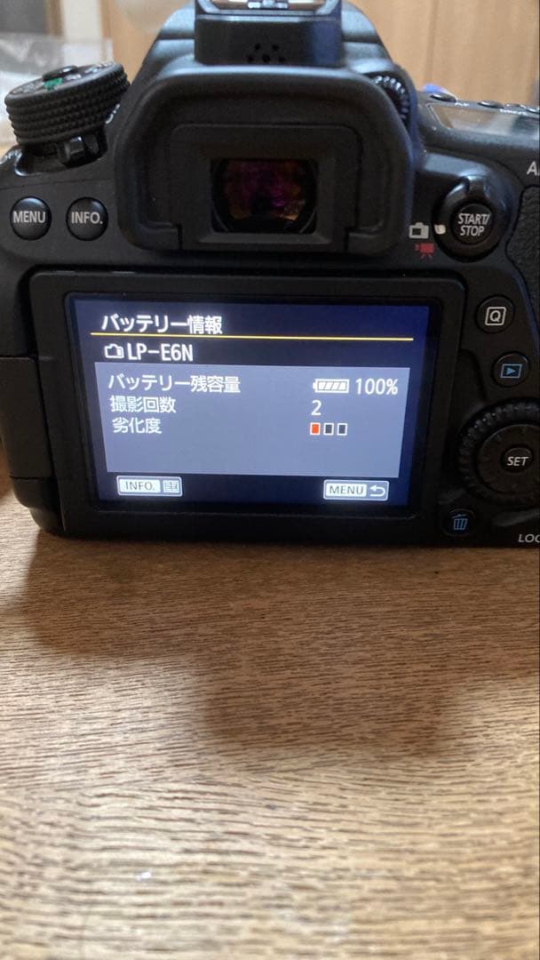 Canon EOS 80D デジタル一眼レフカメラ　レンズ、ストロボセット