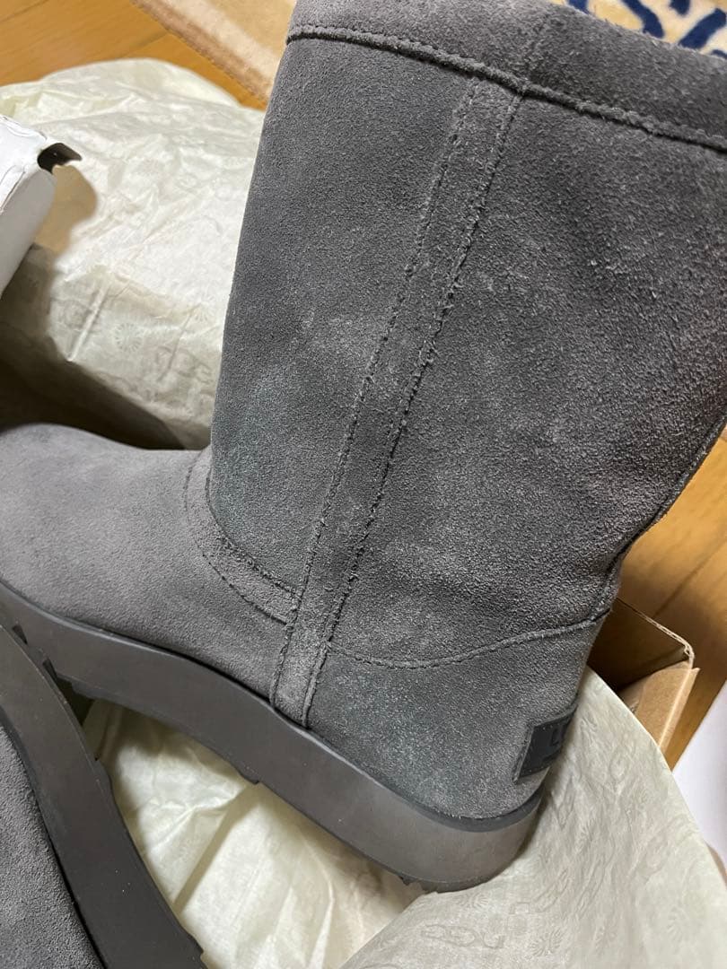 ugg クラシック ショート ウォータープルーフ 23cm