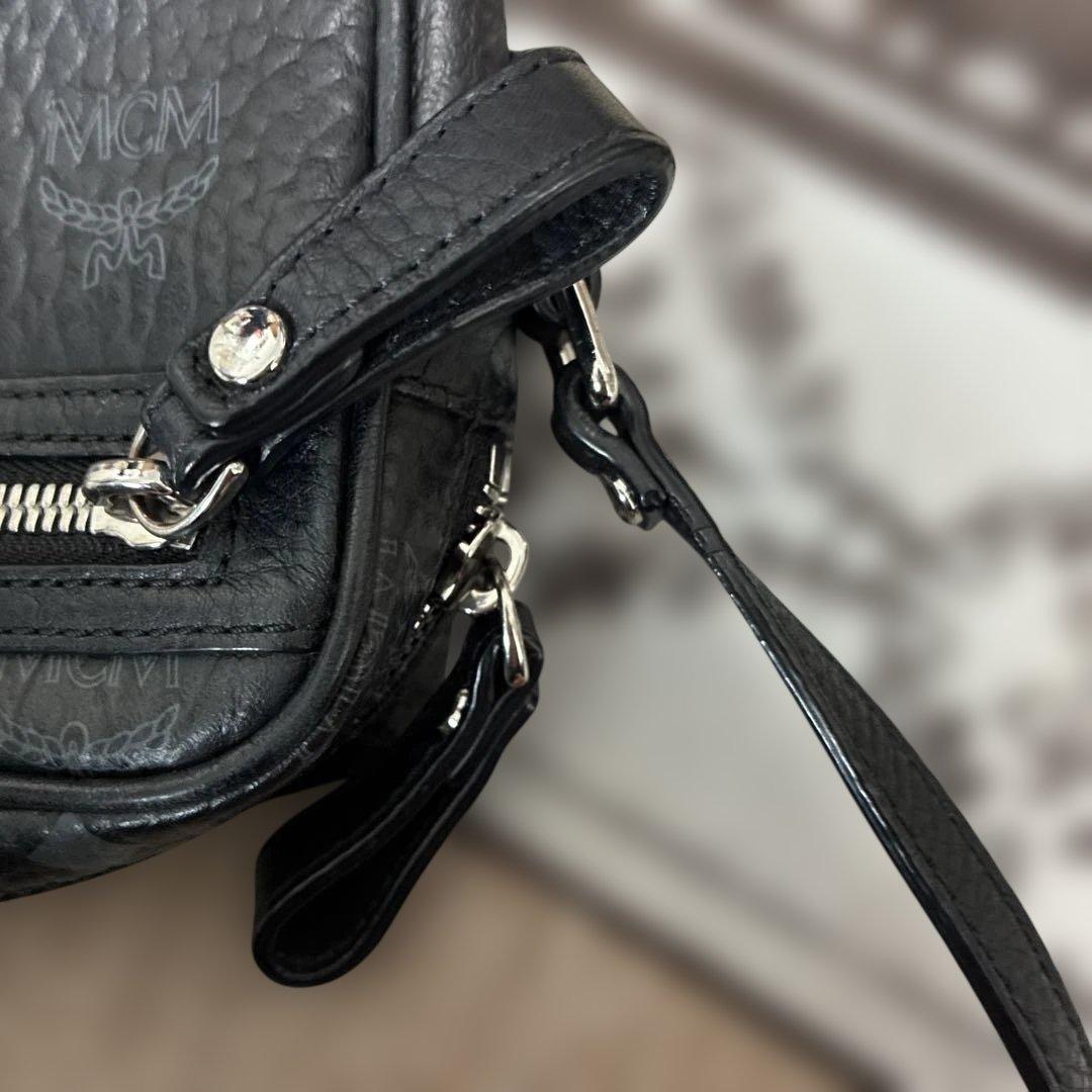 MCM ショルダーバッグ　ブラック