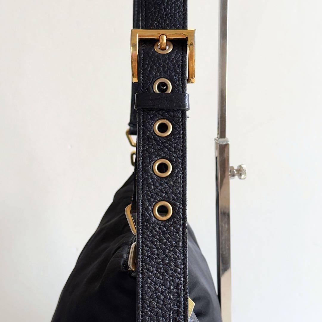 希少 PRADA プラダ ショルダーバッグ 三角ロゴ 白タグ 黒 金ロゴ 正規