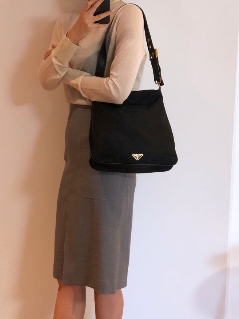 希少 PRADA プラダ ショルダーバッグ 三角ロゴ 白タグ 黒 金ロゴ 正規