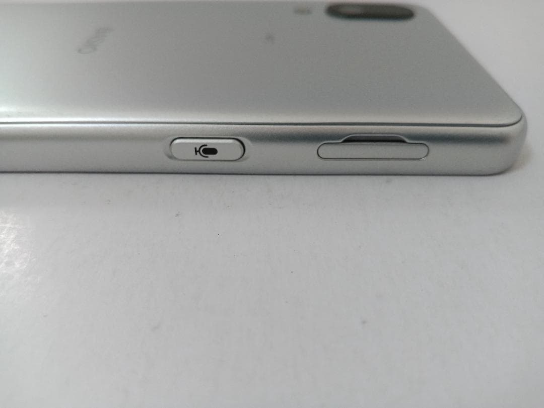 ☆ au BASIO active SHG09 シルバー