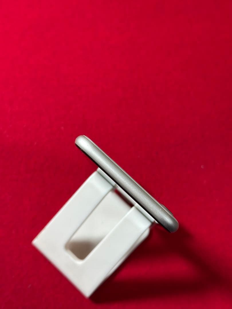 【1397】iPhone SE3第3世代スターライト 64GB simフリー