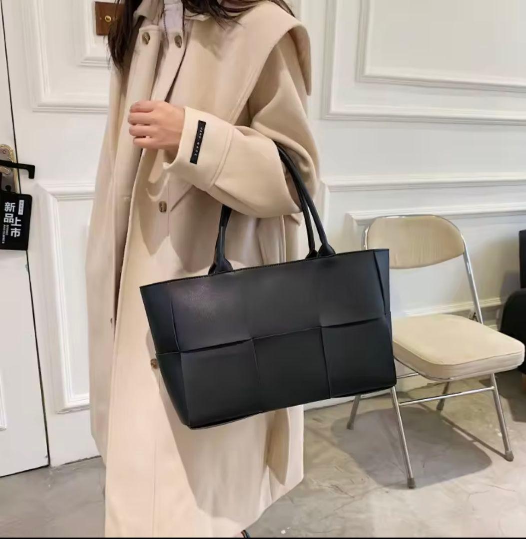 ☆瀬名☆　　大人気デザインレザートートバッグ