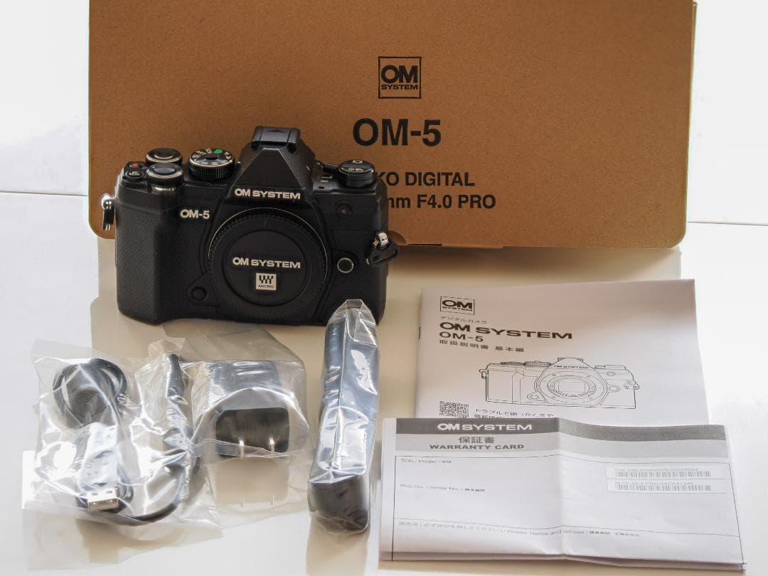 OM SYSTEM OM-5 ボディ箱付属品付き | 機動性と画質のバランス抜群