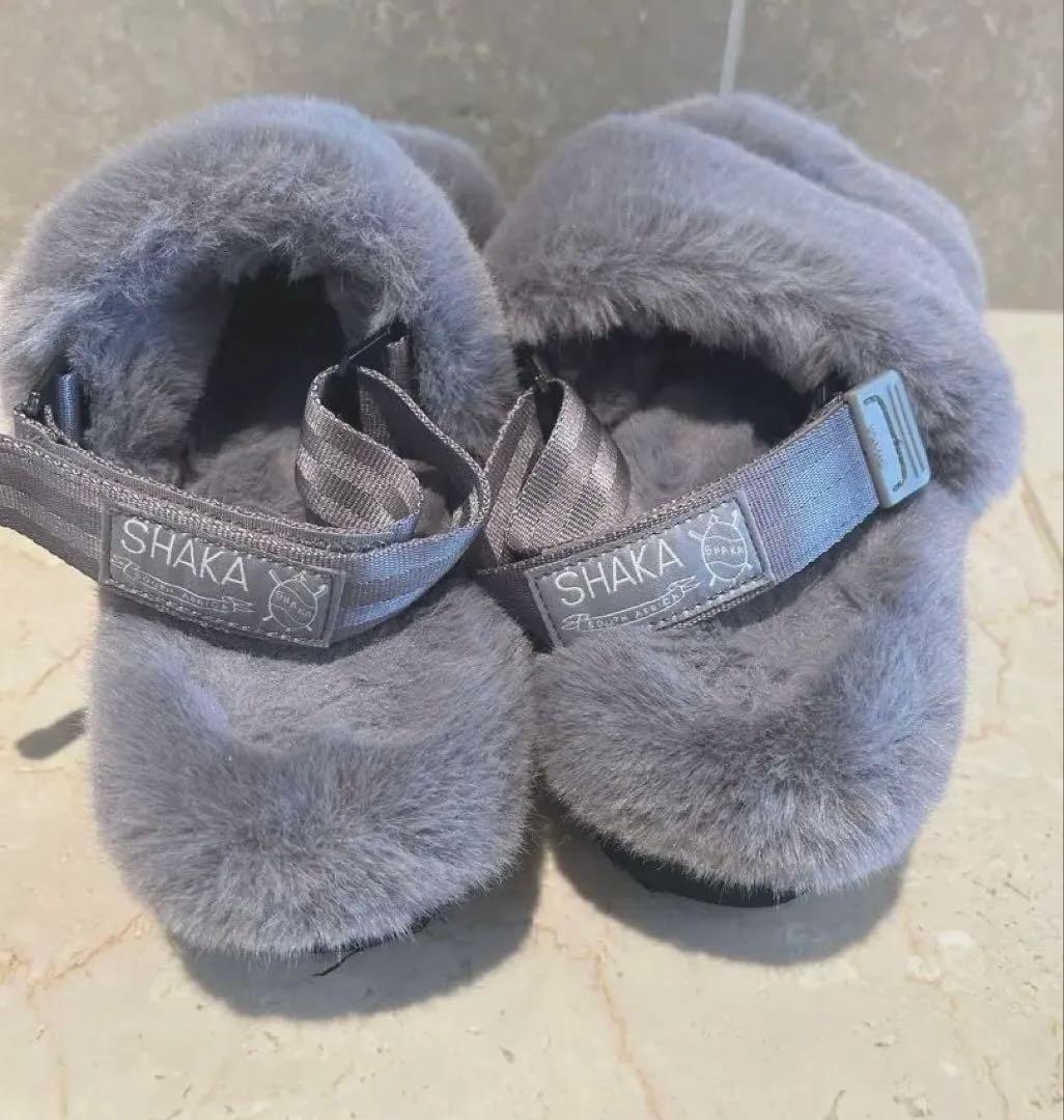 【新品同様】Shaka 厚底プラットフォーム　ファーサンダル　グレー25cm