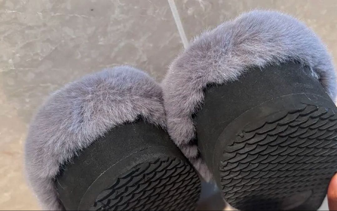 【新品同様】Shaka 厚底プラットフォーム　ファーサンダル　グレー25cm