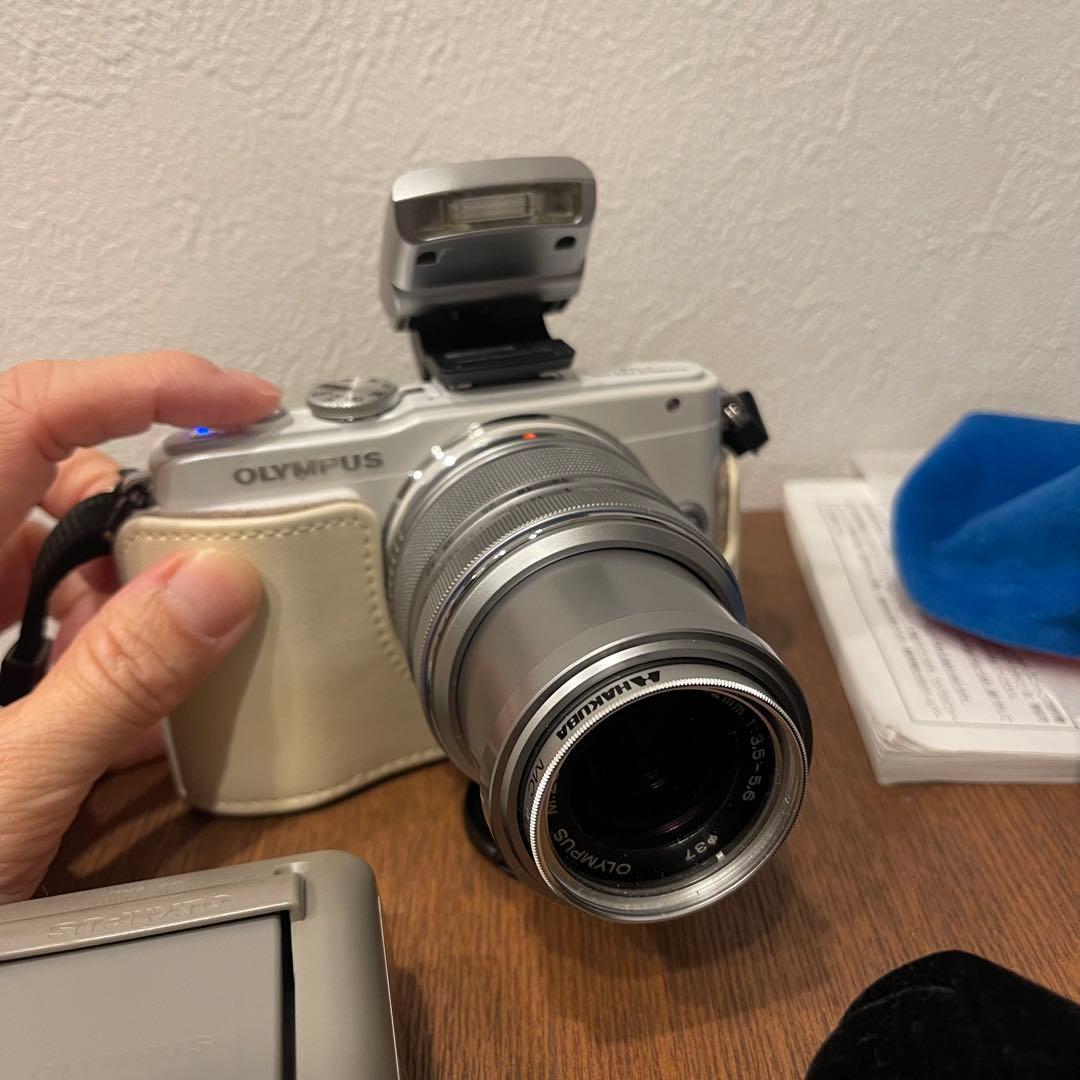 OLYMPUS PEN Lite E-PL6 ダブルズームキット