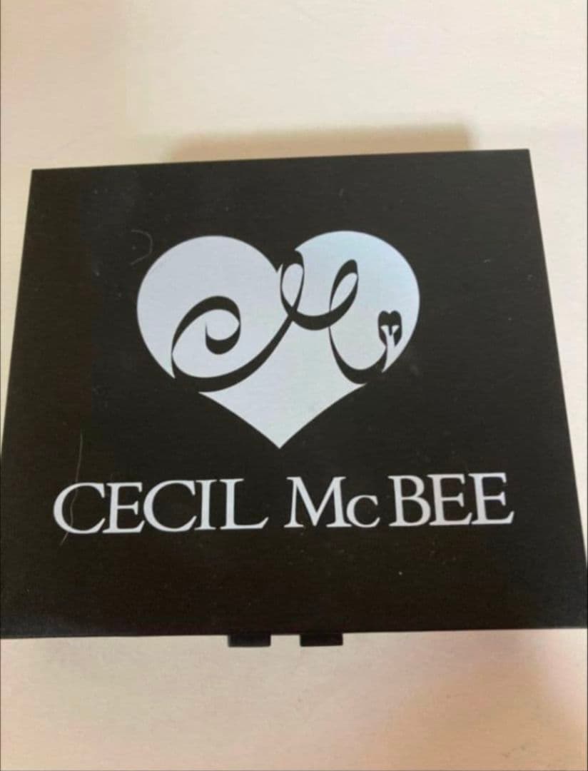 セシルマクビー ケース おまけ付き 3点　♡ケース つけま ビューラー 最終出品