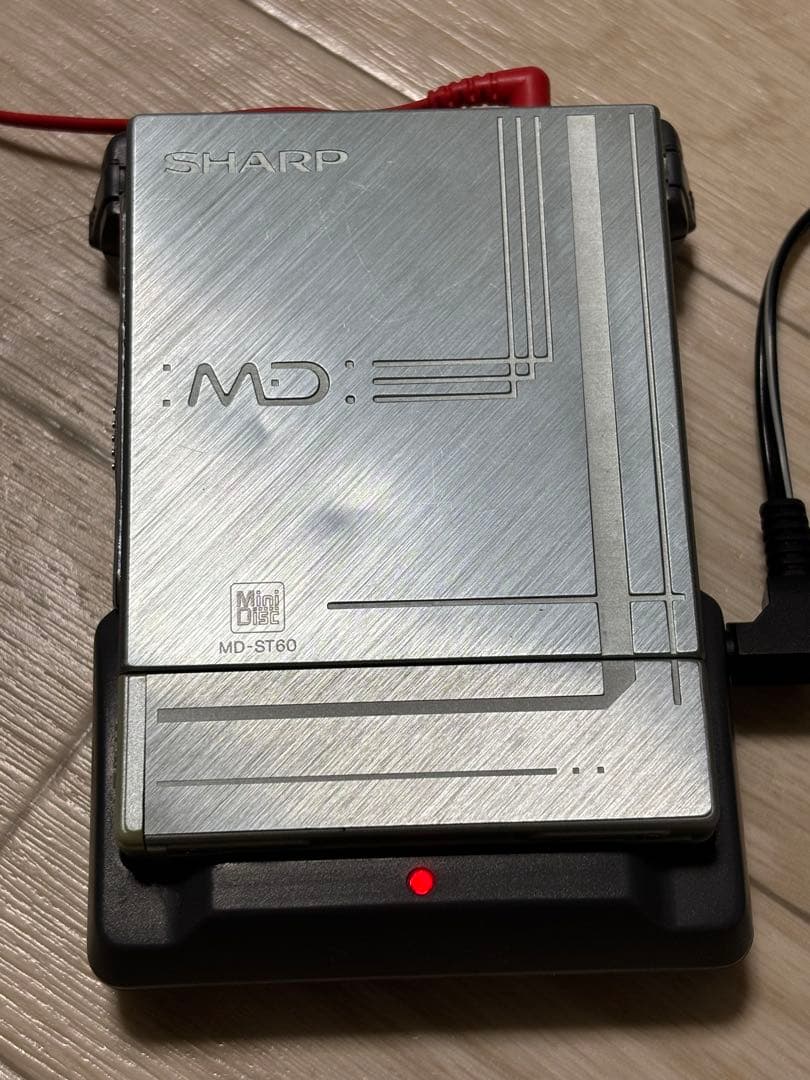 取引の少ない希少な商品❗️ シャープ　MDヘッドホンプレーヤー MD-ST60-G