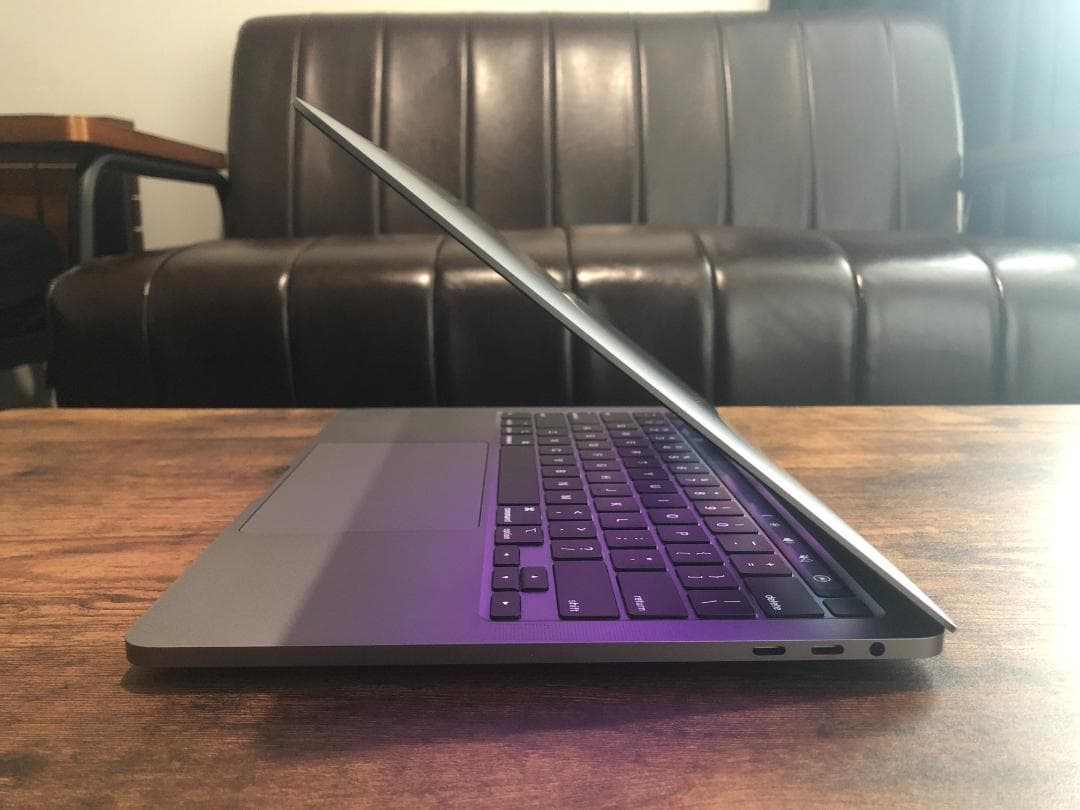 MacBook Pro 13.3インチ 2020 i7 USキー 4ポート