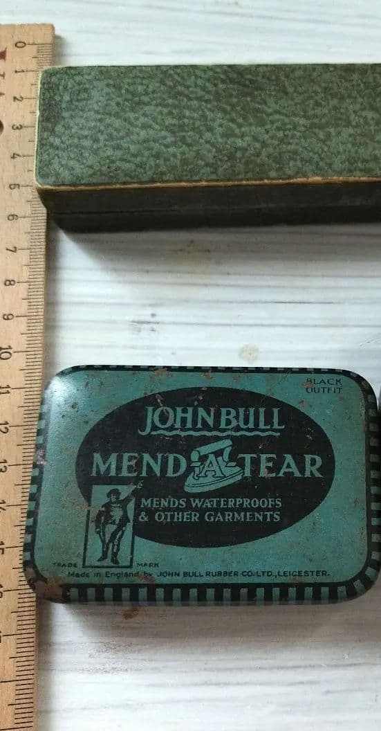 アンティーク　LE RAJAH キャラメル缶、スイスジュエリーケース、イギリス缶