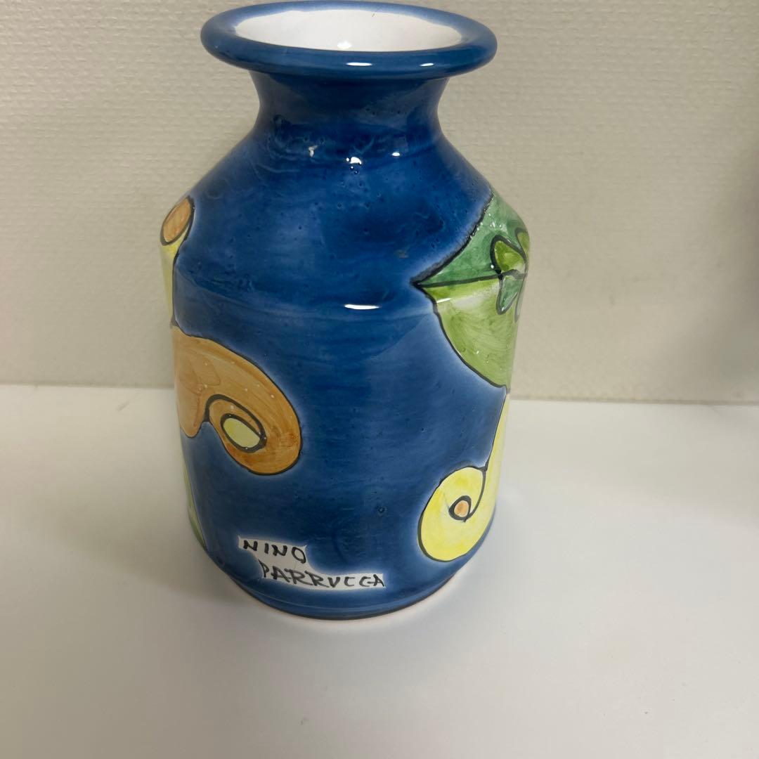 ニーノ・パルッカ（Nino Parrucca）のイタリア製シチリア陶器の花瓶　花