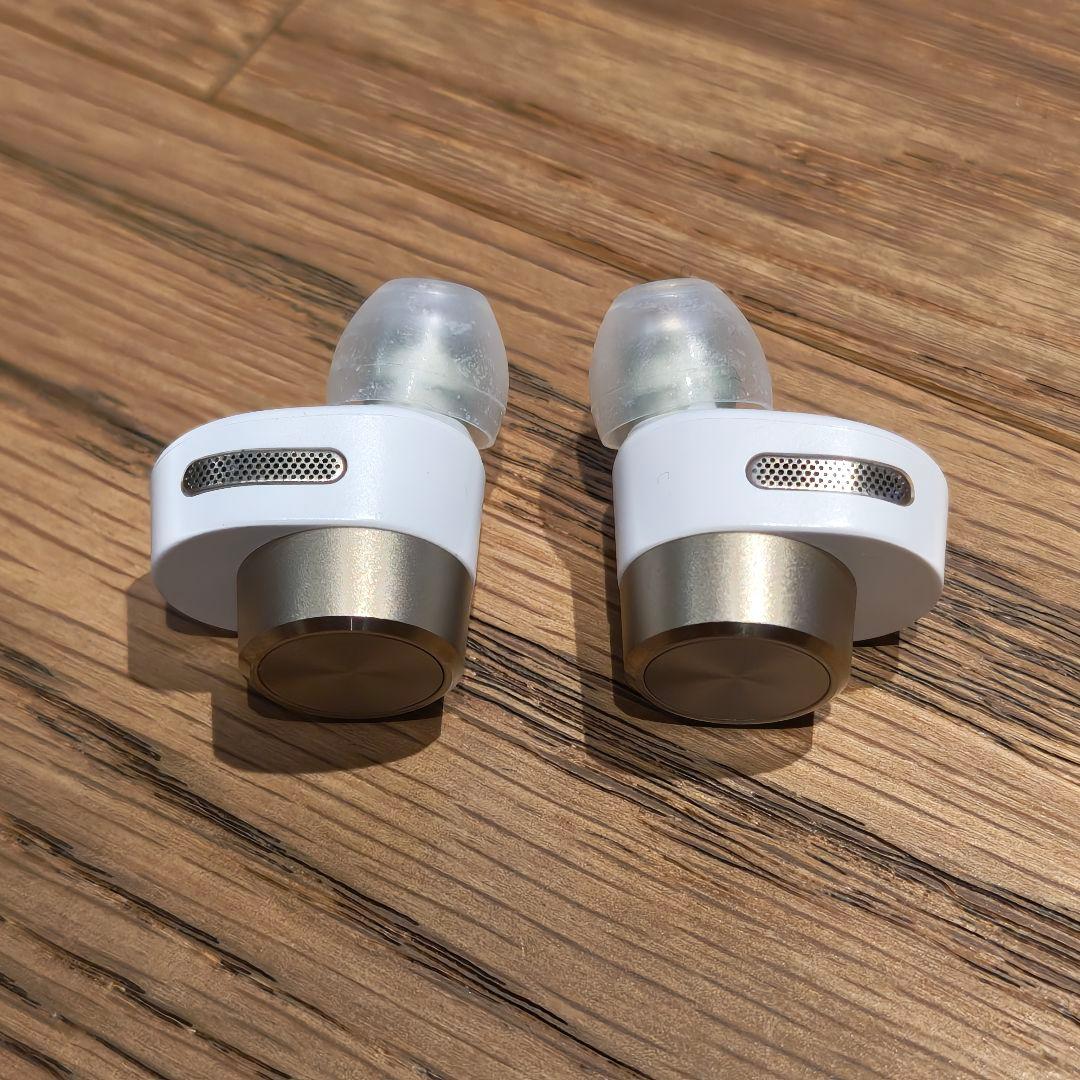 Bowers & Wilkins Pi7 ワイヤレスイヤホン（白色）