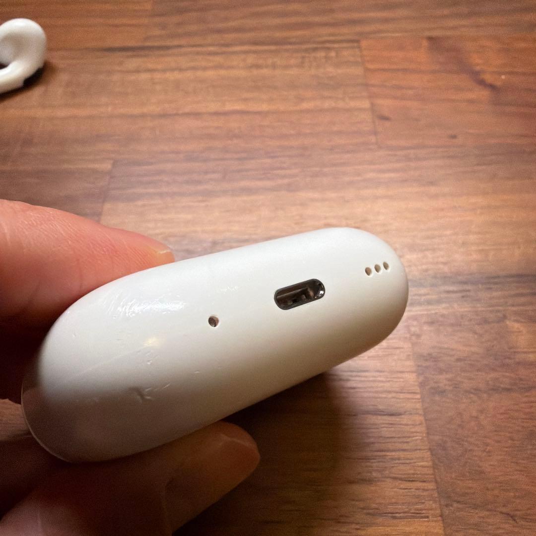 AirPods Pro2 本体 充電ケース 付属品(左イヤーチップのみ破損)