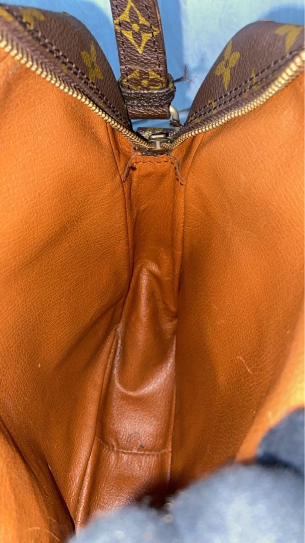 ルイヴィトン　ショルダーバッグ　モノグラム　プチマルソー　レザー　肩掛け