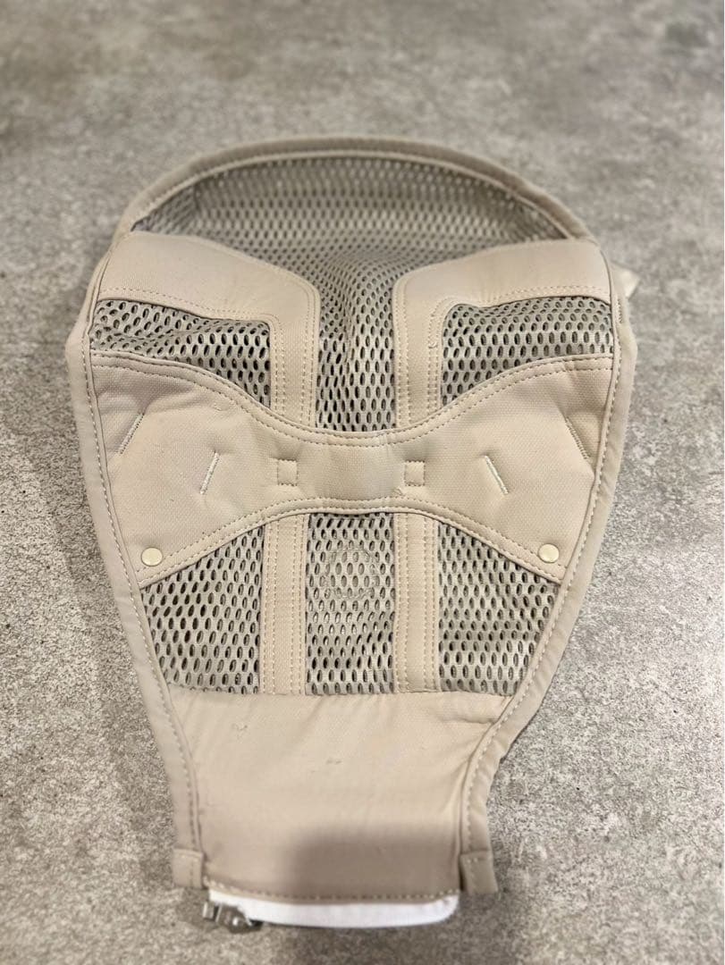 【大幅値下げ】エアバギー・ベビーキャリア ベーシックプラス　メッシュカバー