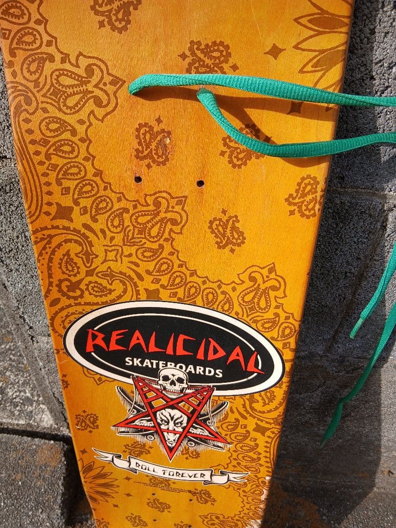 REALICIDAL TENDENCIES スケートボード