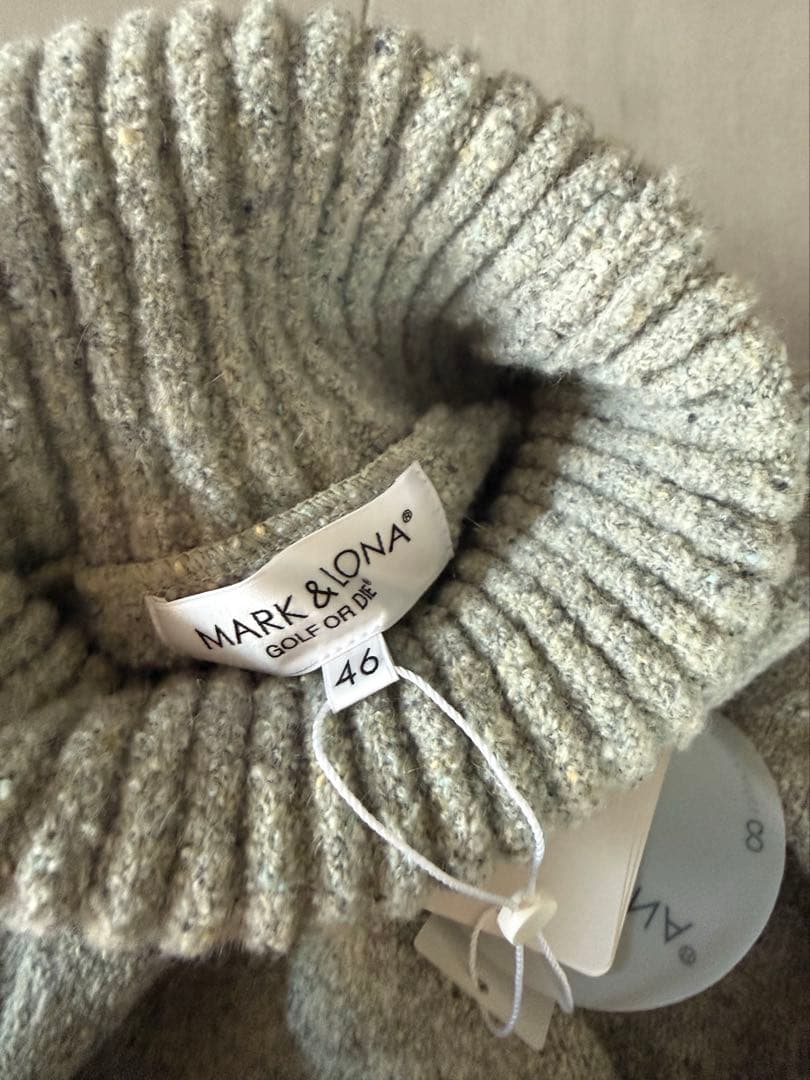 新品未使用マークアンドロナ　メンズゴルフウェアタートルネックセーター