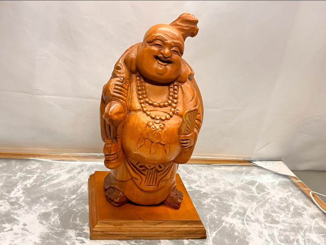木製の置物　縁起物　台付き