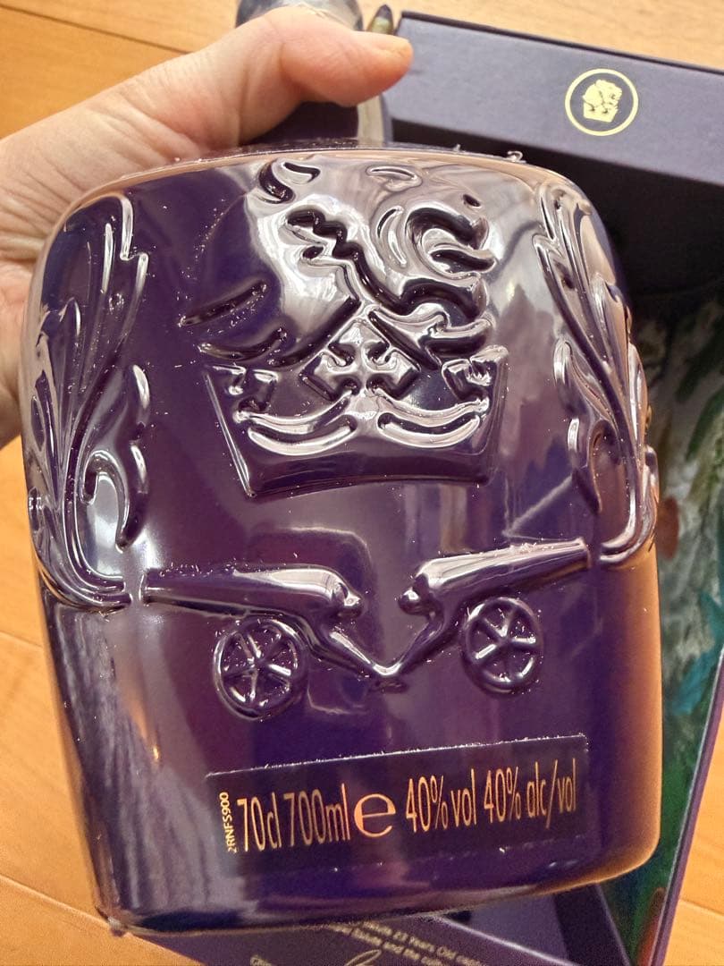 ウイスキー  SALUTE( BLENDED SCOTCH WHISKY)