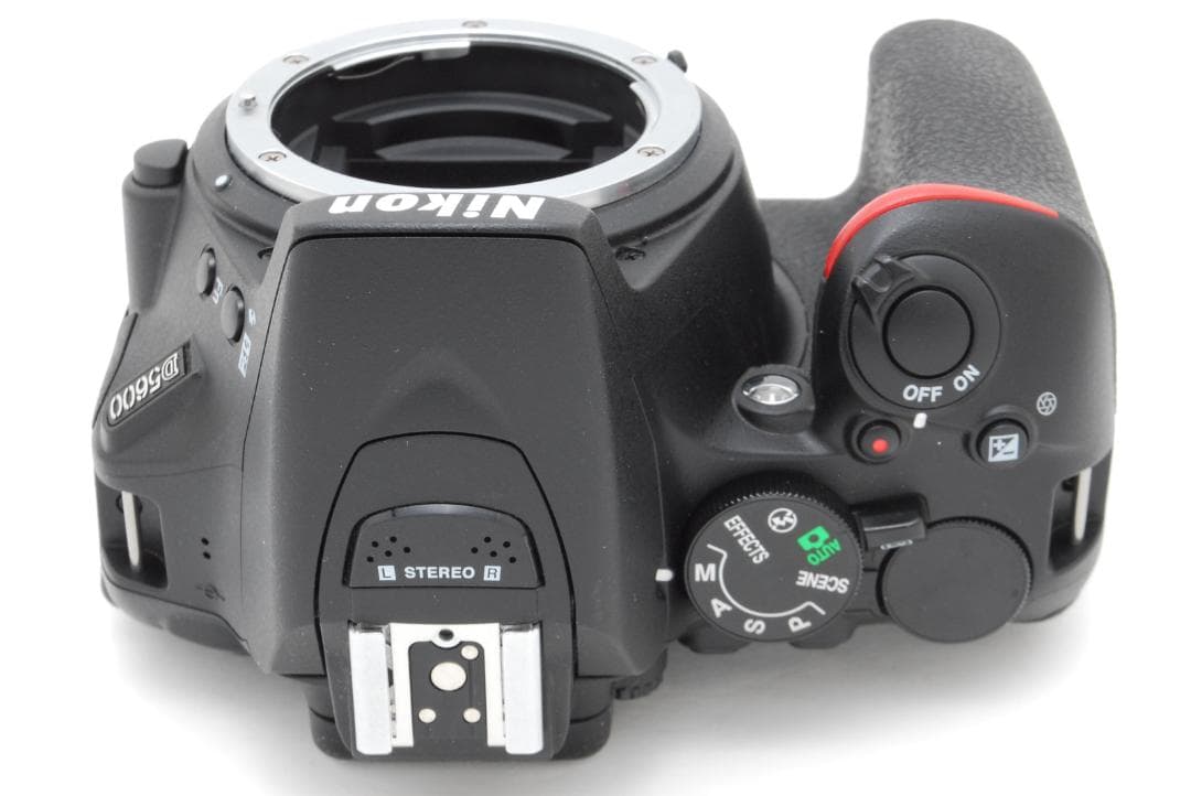 【ほぼ新品 元箱付き】 ニコン NIKON D5600 ダブルレンズキット