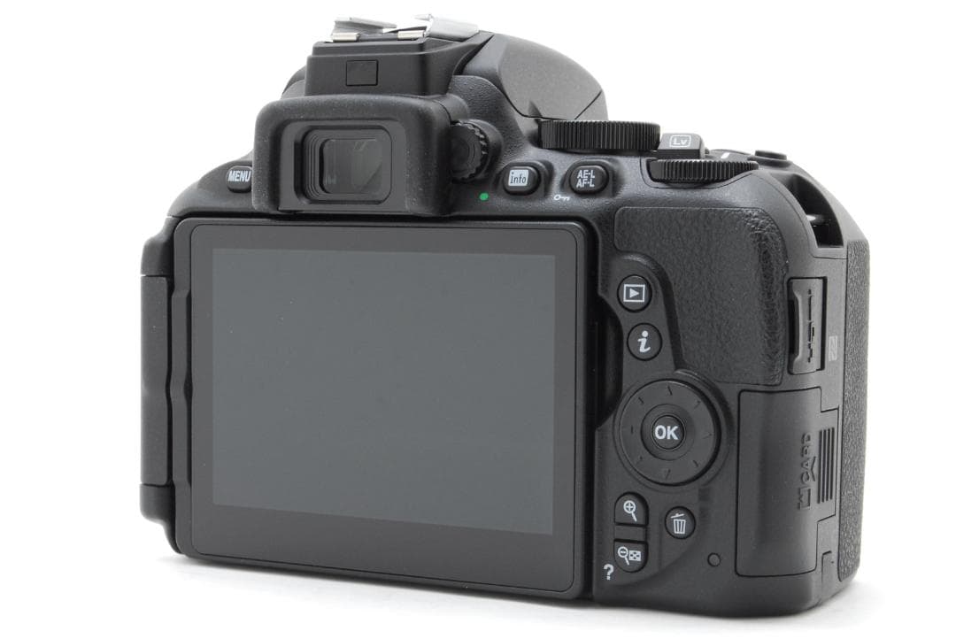 【ほぼ新品 元箱付き】 ニコン NIKON D5600 ダブルレンズキット