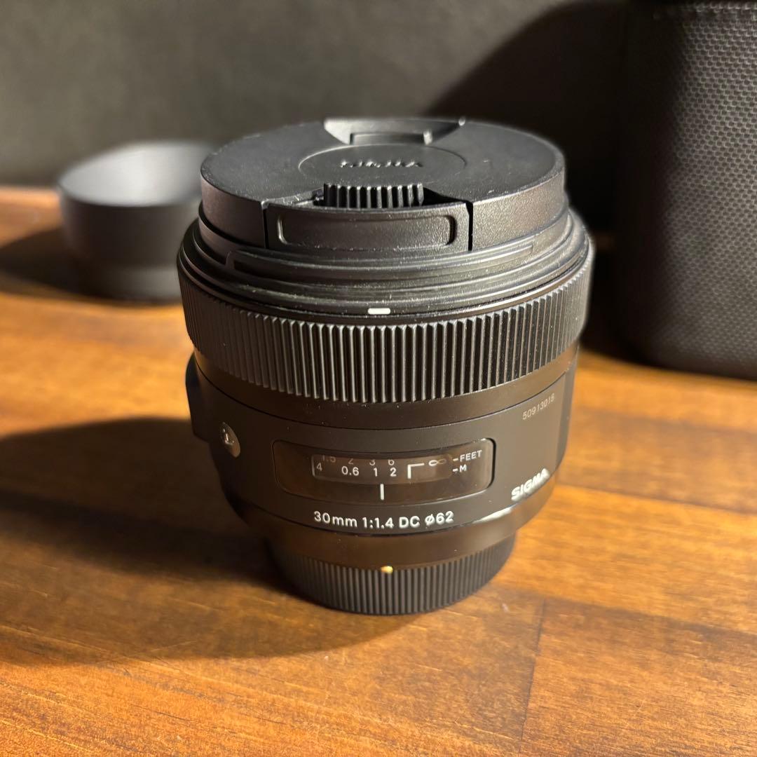 ひ*り様 SIGMA Art 30mm F1.4 DC HSM 単焦点レンズ