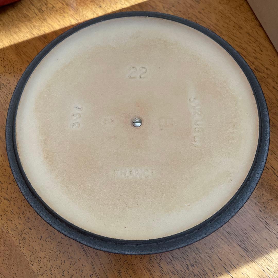 ル・クルーゼ　22 ママライン　チェリーレッド