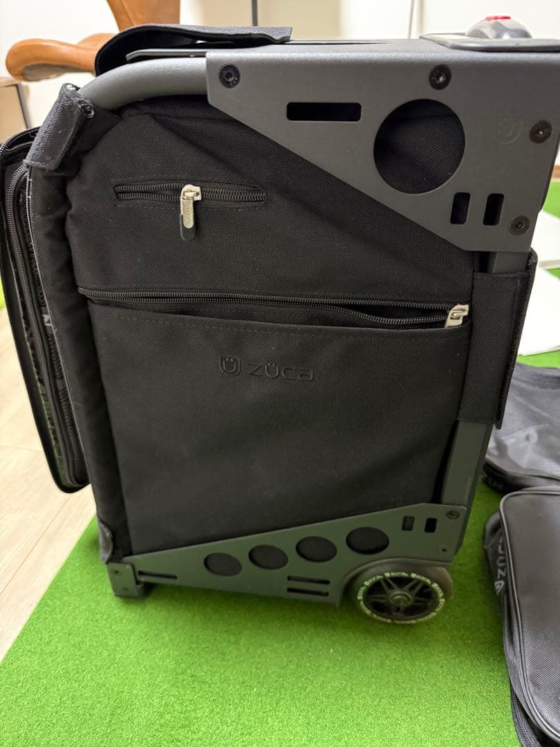 ZUCAズーカ　座れるキャリーケース　中古