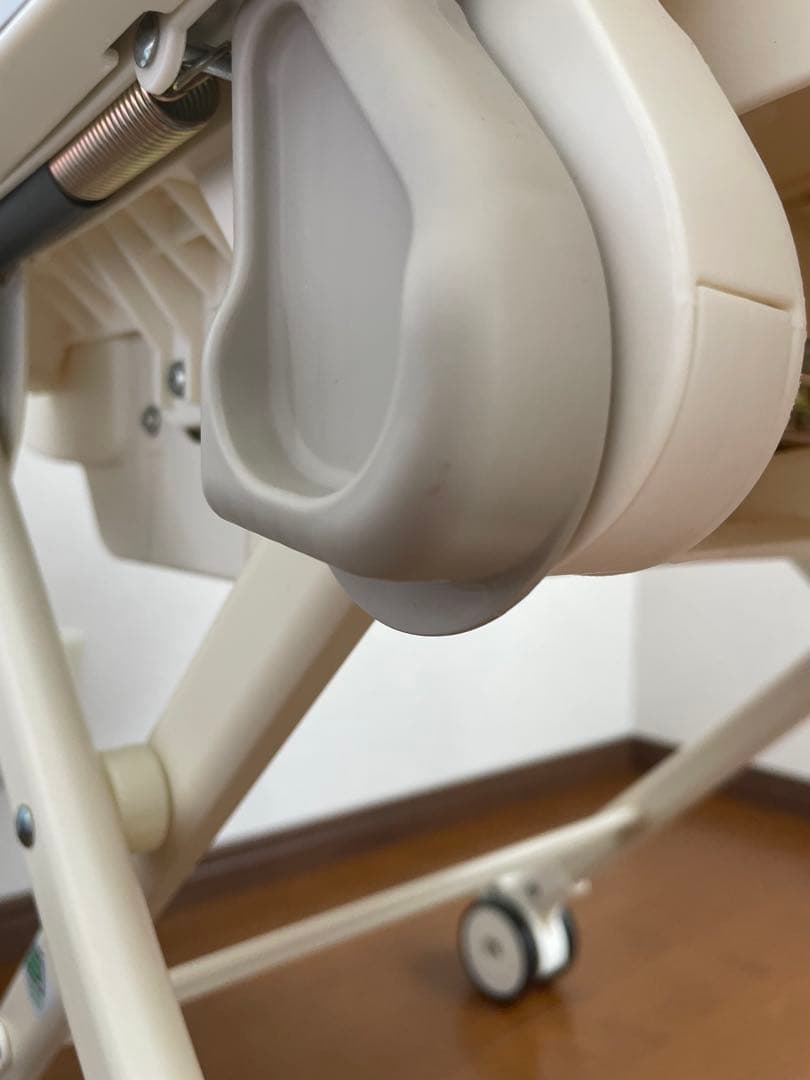 combi ネムリラ AT 電動ハイローベッド&チェア