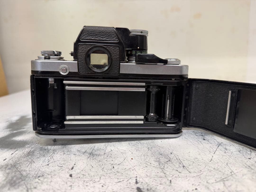 w*4様 Nikon F2 一眼レフフィルムカメラ 望遠レンズ付き