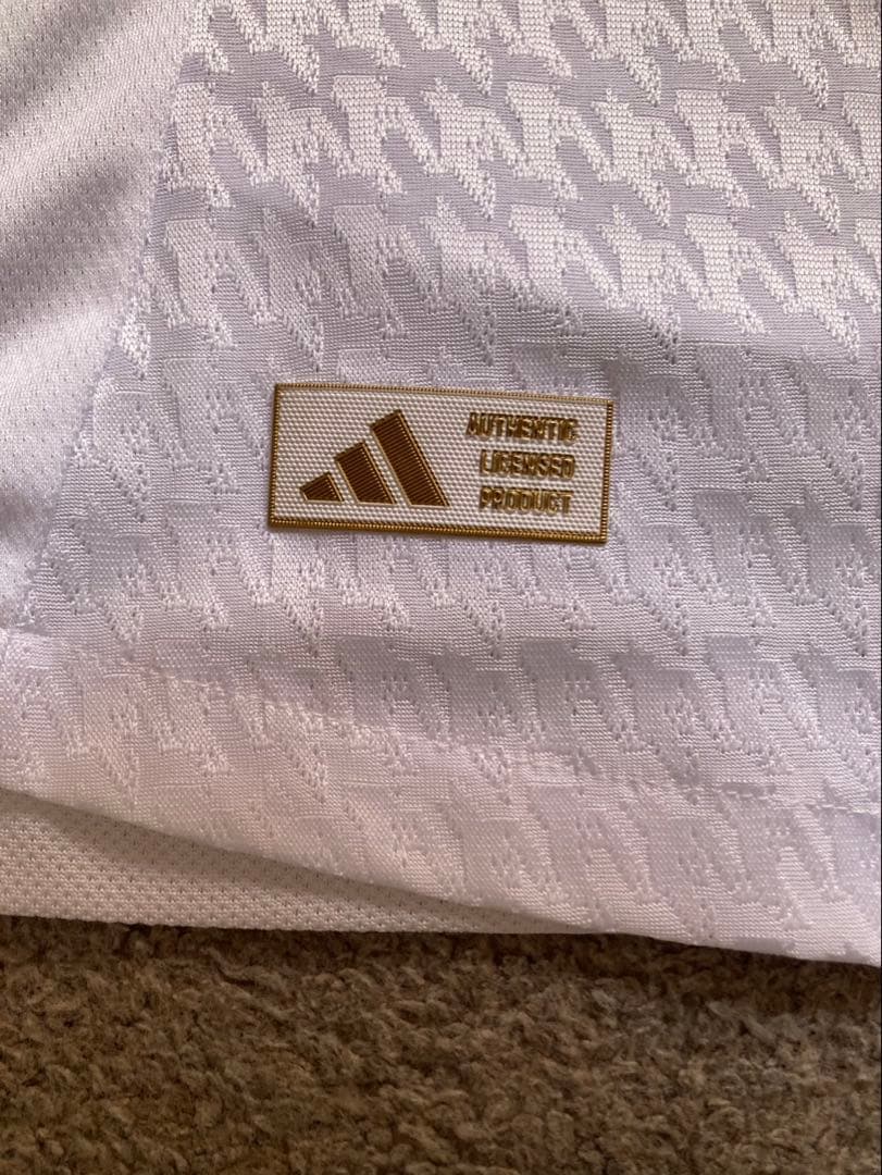 期間限定値下げ！adidas レアル・マドリード　長袖ジャージ　ホワイト